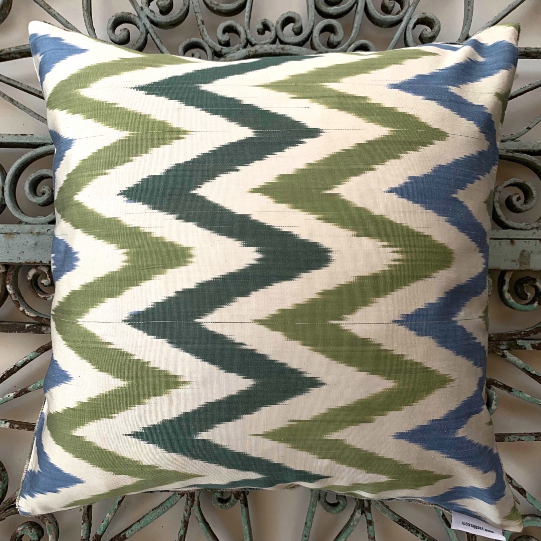 Velvet / Ikat Cushion-Vik002