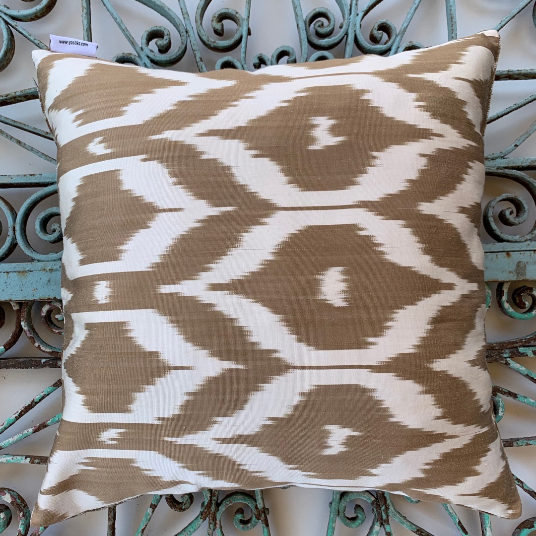 Velvet / Ikat Cushion-Vik003