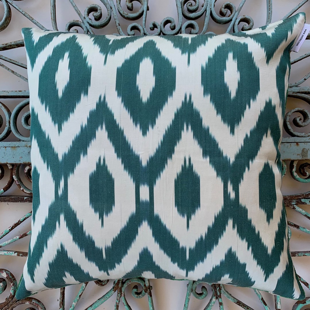 Velvet / Ikat Cushion-Vik010