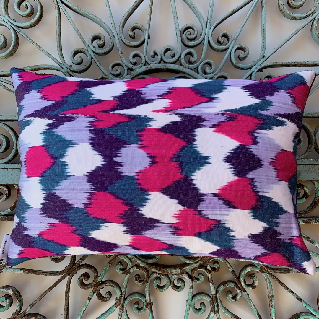 Velvet / Ikat Cushion-Vat001