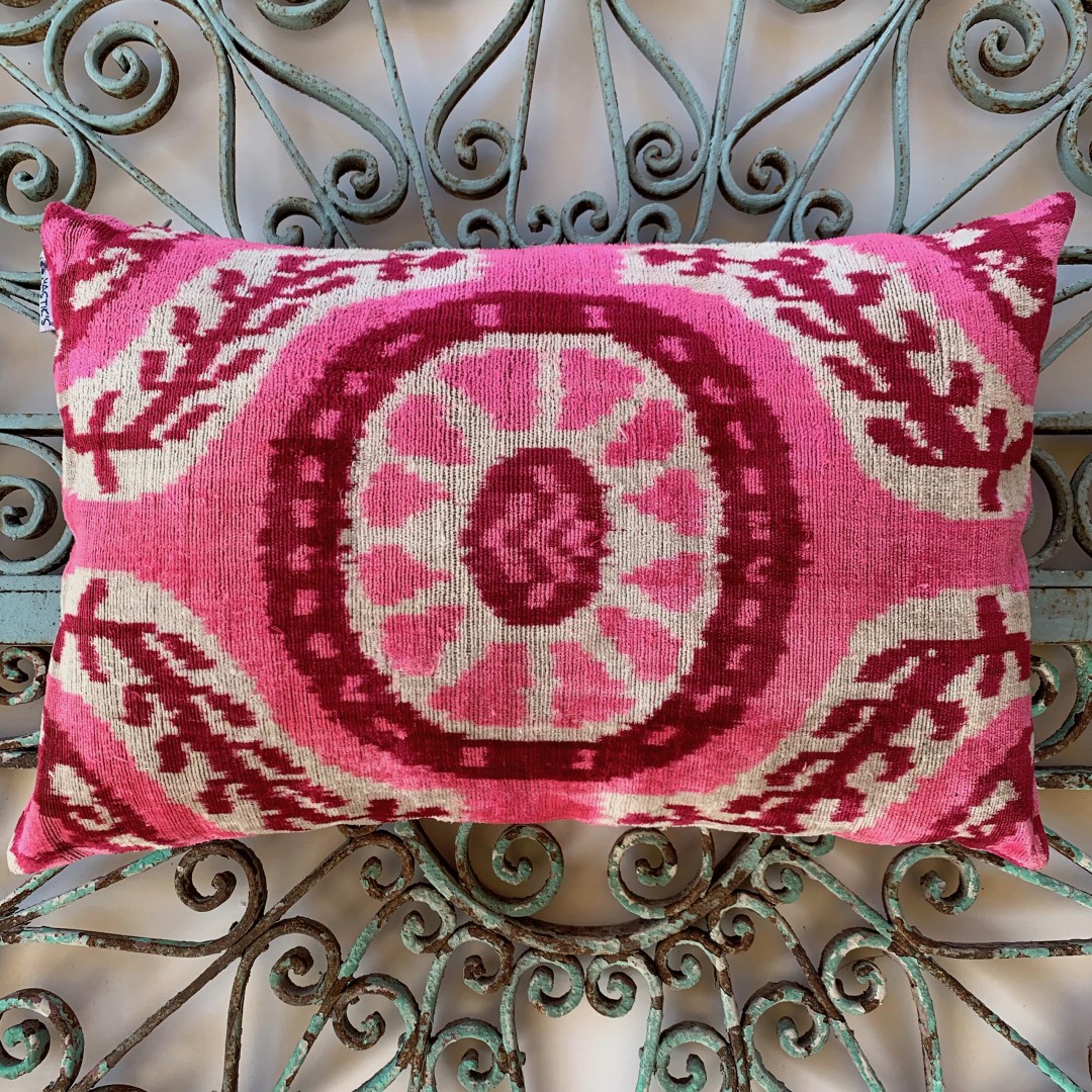 Velvet / Ikat Cushion-Vat002