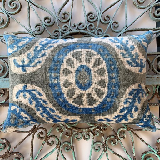 Velvet / Ikat Cushion-Vat003