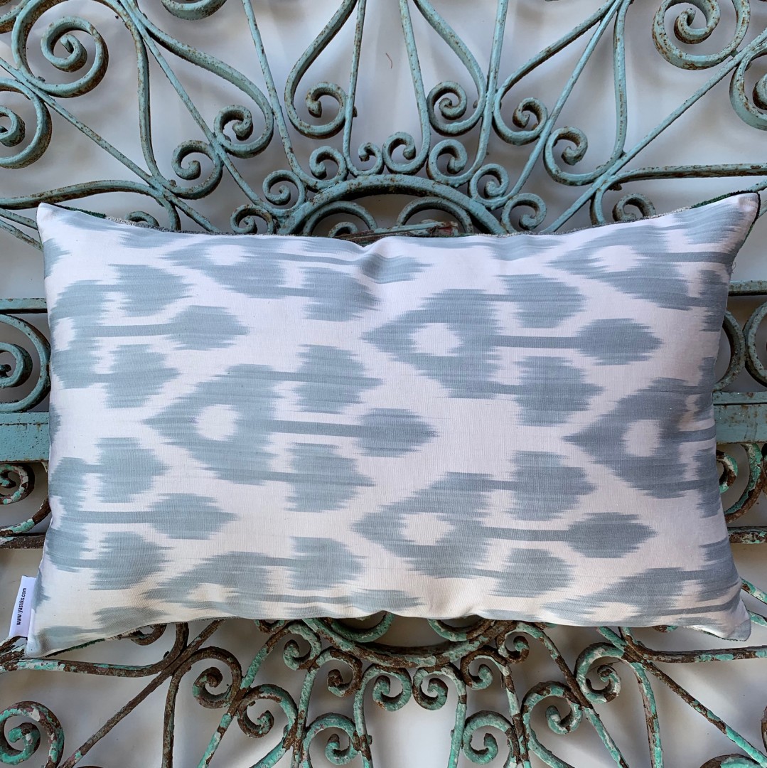 Velvet / Ikat Cushion-Vat008