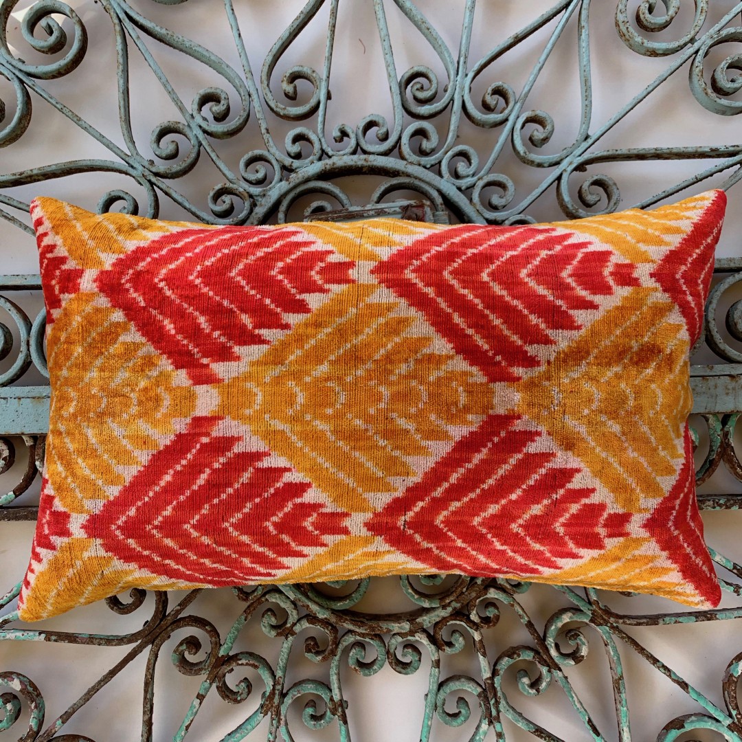 Velvet / Ikat Cushion-Vat012