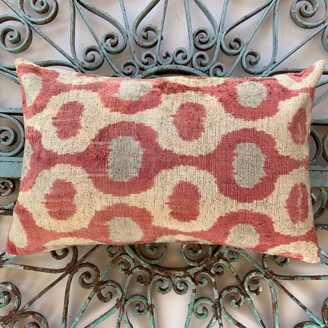 Velvet Cushion-Vec019