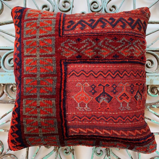 Bahtiyari Carpet/Sumak Cushion-Crp001