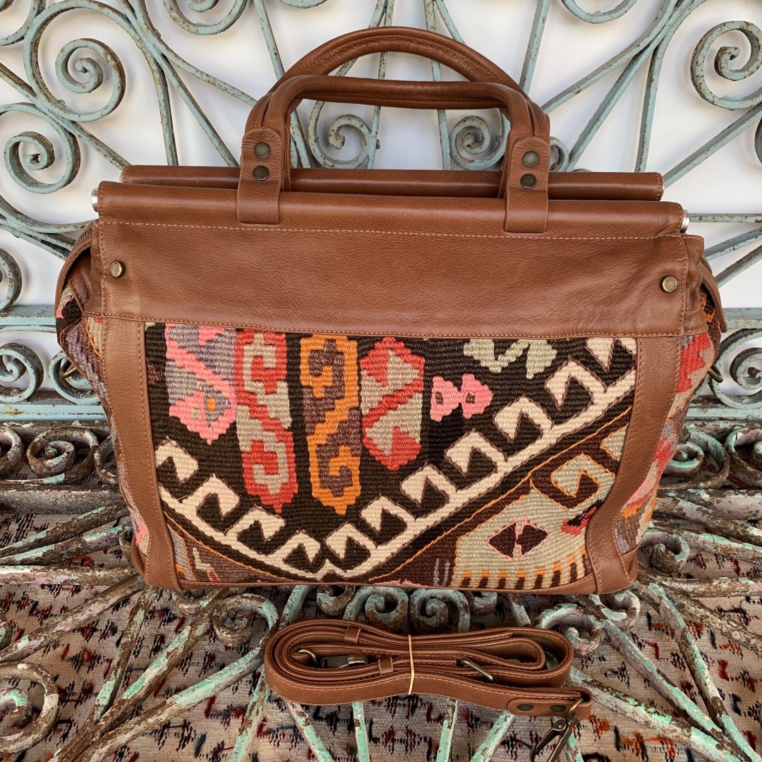 El Yapımı Deri Kilim Çanta BAG001