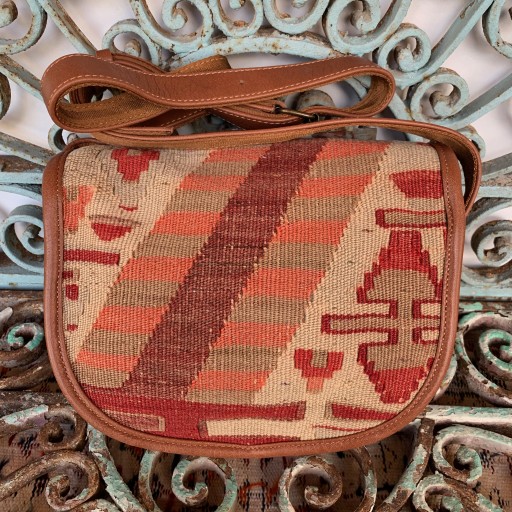 El Yapımı Deri Kilim Çanta BAG012