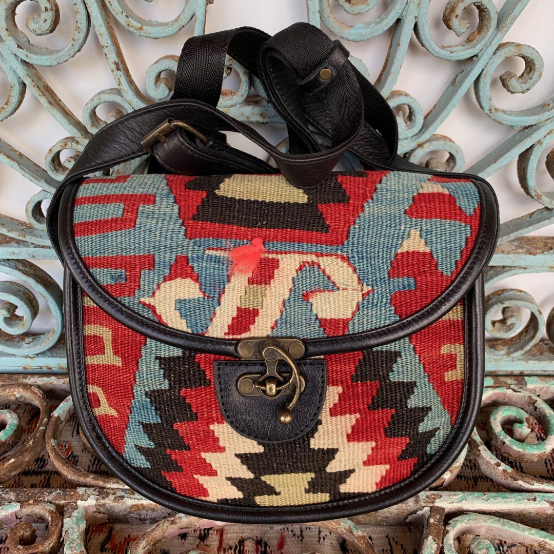 El Yapımı Deri Kilim Çanta BAG014