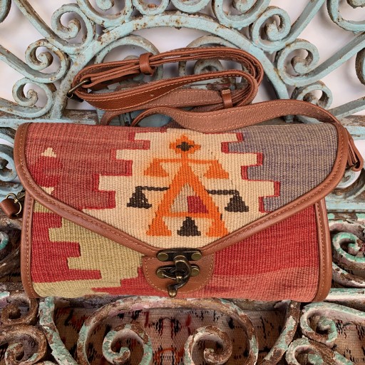 El Yapımı Deri Kilim Çanta BAG015