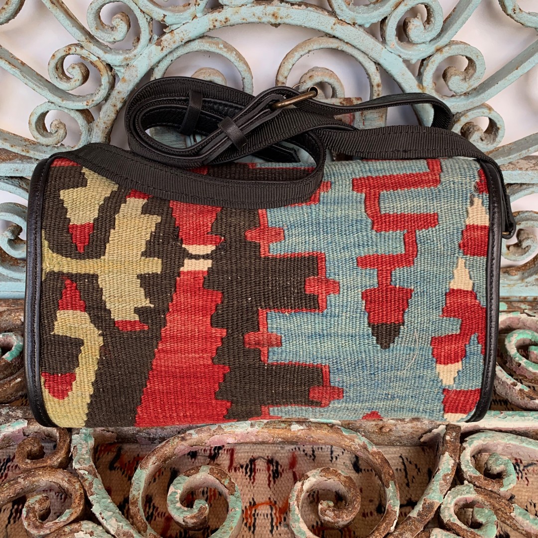 El Yapımı Deri Kilim Çanta BAG016