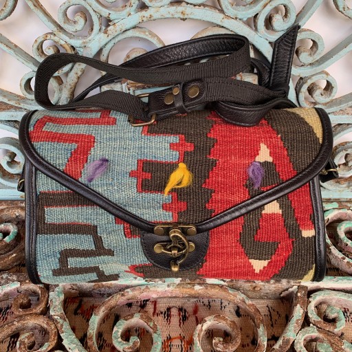 El Yapımı Deri Kilim Çanta BAG016