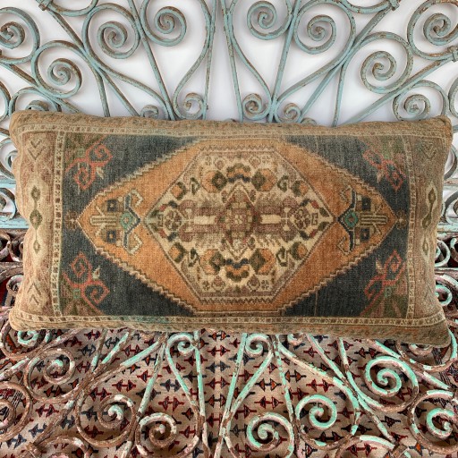Vintage Carpet Cushion-Crp009