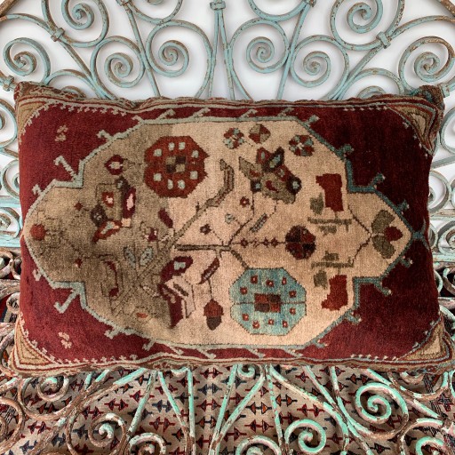 Vintage Carpet Cushion-Crp011