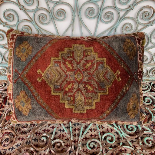 Vintage Carpet Cushion-Crp014
