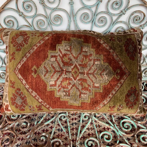 Vintage Carpet Cushion-Crp017
