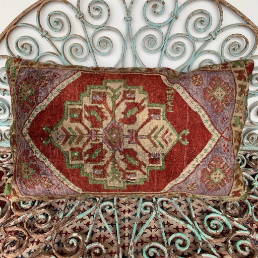 Vintage Carpet Cushion-Crp019