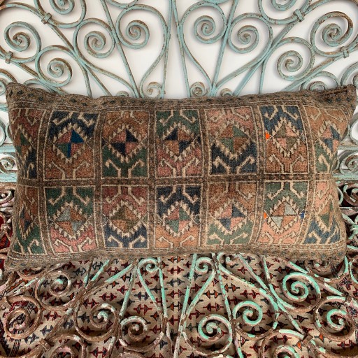 Vintage Carpet Cushion-Crp025