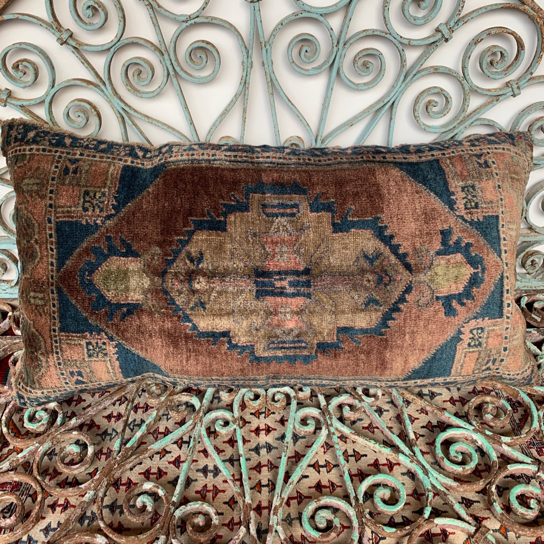 Vintage Carpet Cushion-Crp026