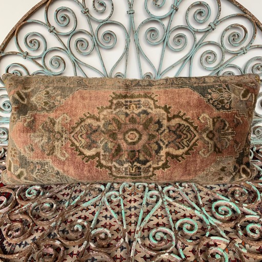 Vintage Carpet Cushion-Crp028